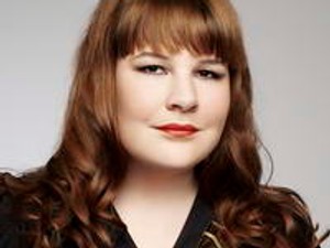 Szeretsz kitűnni a tömegből? Szegedi Kata neked tervez!