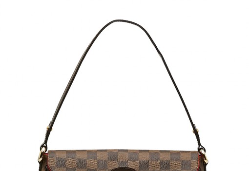 2024-ben egy férfi is nyugodtan hordhat női táskát - vagy nem?