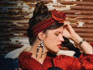 Egy hajkendő vagy turbán is lehet fenntartható - a Cukorka Szabóság rá a bizonyíték