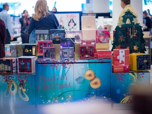 Karácsonyi bevásárlás a reptéren? Próbáld ki!