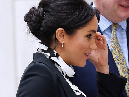 Meghan Markle szexi nőnapi miniruhájával minden szemet magára vonzott