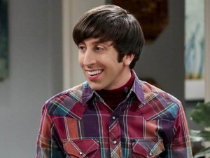 Emlékszel Howard Wolowitz-ra az Agymenőkből? Annyit változott, hogy első látásra rá sem ismertünk