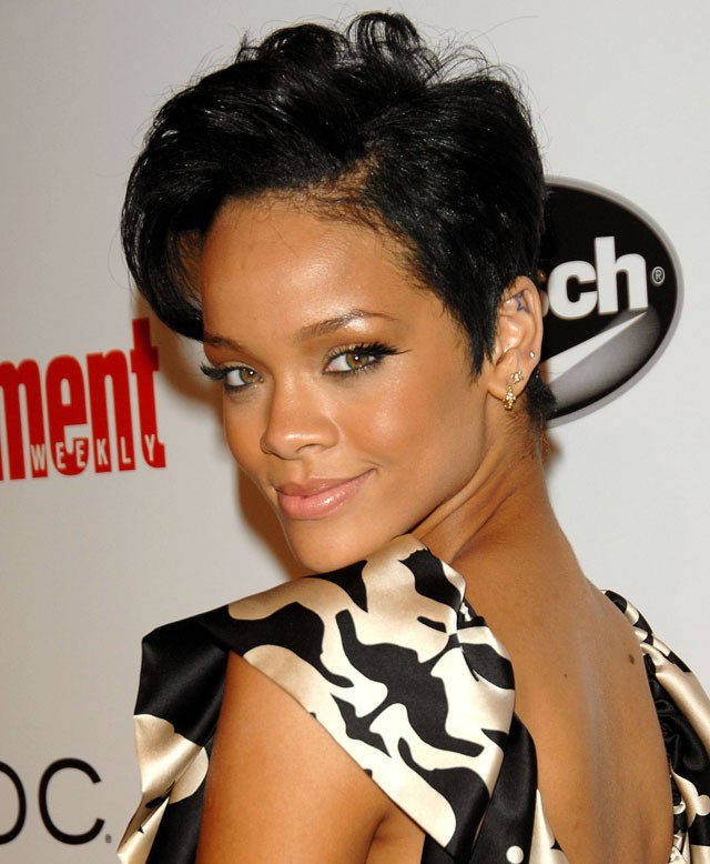 30 év: 30 eszméletlen frizura Rihannától!