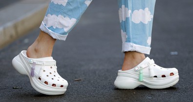 Te is imádod a Crocs papucsokat? Válaszd ki kedvenc színed, és díszítsd fel a különleges kiegészítőkkel!