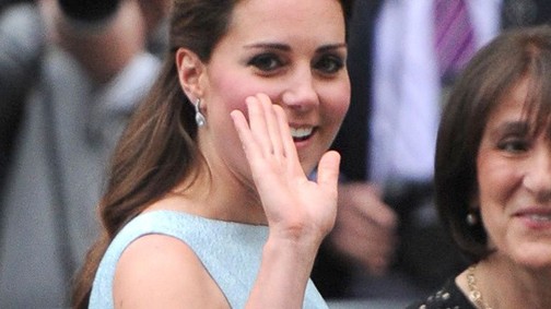 Így gömbölyödött Kate Middleton pocakja - képgaléria a várandós hercegné megjelenéseiről