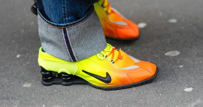Megérkeztek 2025 legmenőbb sneaker trendjei, és nem véletlenül robbantják fel az idei évet