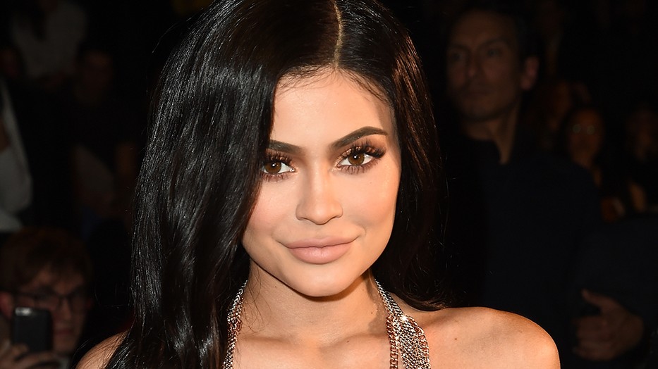 A várandós Kylie Jenner megérkezett a New York-i divathétre, de még hogy!