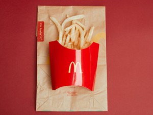 Saját ruhakollekcióval jön a Meki, és elég jó