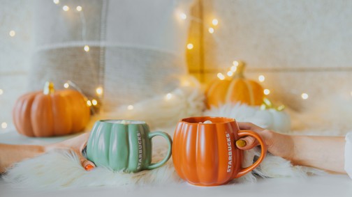 Pumpkin Spice Latte rajongó vagy? Akkor figyelj, a Starbucks neked kedveskedik idén ősszel!