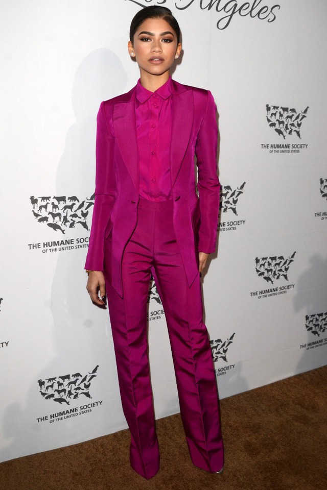 zendaya, fiús sikk, vörös szőnyeg, szmoking