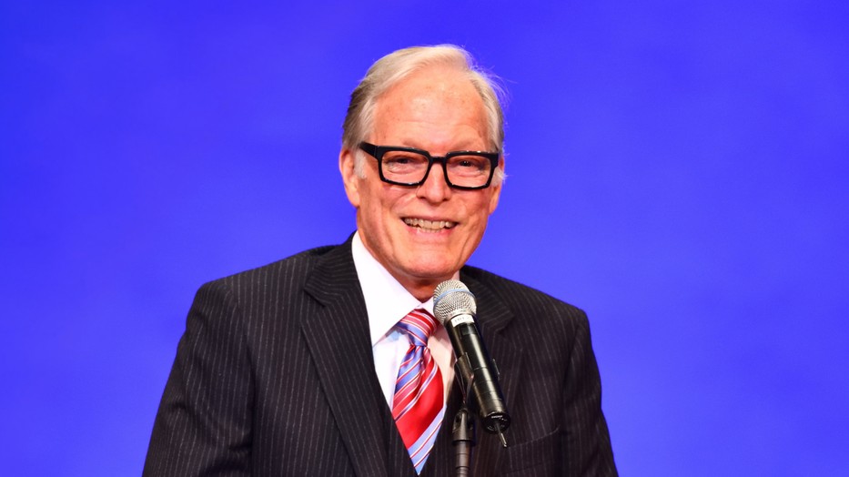 Richard Chamberlain az ikonikus romantikus és kalandfilm szerepekkel, valamint az epikus minisorozatokkal vált világhíressé.