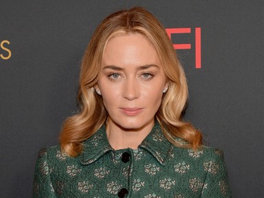 Mit művel Emily Blunt? Zseniális szettekben a vörös szőnyegen
