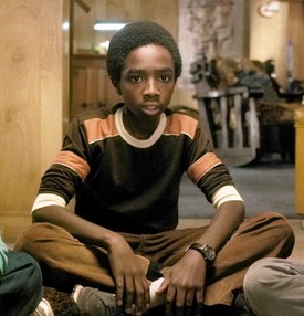 Caleb McLaughlin alakítja Lucas Sinclairt a sorozatban.