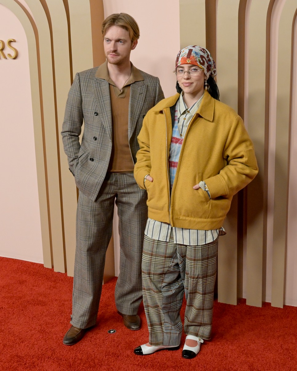 Az Oscar-gálát megelőző ebéden viszont lazára vette a figurát Billie Eilish és testvére, Finneas O'Connel
