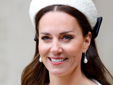 Kate Middleton visszatért a jól bevált öltözködési formulájához