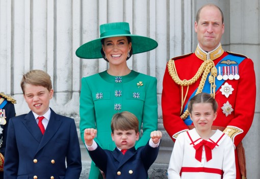 Akár ikrek is lehetnének! Elképesztő, mennyire hasonlít a kis Lajos herceg erre a családtagra