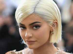 Kylie Jenner saját klónjaival ünnepli a születésnapját!