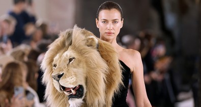 Divat helyett sokszor csak botrányokról szólnak a kifutók, de rendben van ez így?