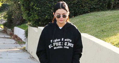 Na, kinek a pulcsijában van Selena Gomez?