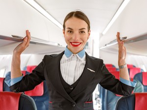 Egy magyar légiutas-kísérő elmeséli, milyen valójában a business a turista osztályhoz képest