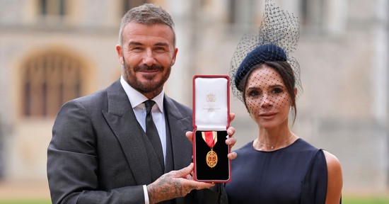 Victoria Beckham arckifejezéséből azonnal mém lett, zseniális, ahogyan férje, David Beckham reagált rá