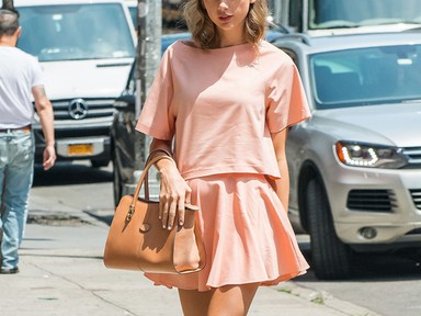 Na, kié a legszebb pár láb? Hát, persze, hogy a Taylor Swifté!