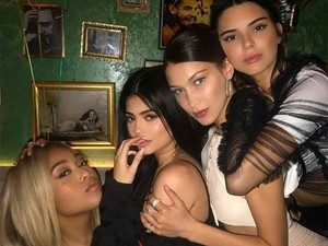Vajon melyik sztárpár bulizott Kylie Jenner szülinapja megint együtt?