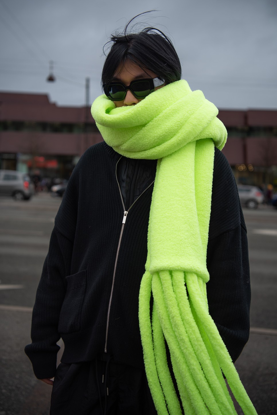 Egy neonszínű, óriási sál csodákra képes