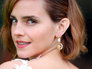 Emma Watson maga rendezte a Prada új kampányfilmjét, és egyszerűen zseniális lett