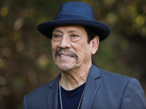 A világ egyik legismertebb karakterszínésze, Danny Trejo üzent Anyák napja alkalmából a magyar anyukáknak