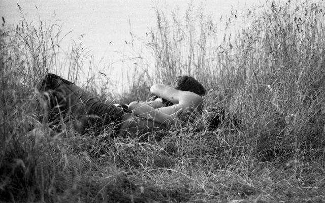 Szenvedélyes pár a tóparton 1974-ben - Urbán Tamás adománya