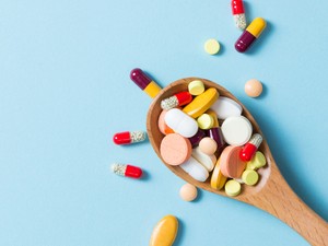 Vigyázz! Ezeket a gyógyszereket nem mindegy, mivel veszed be