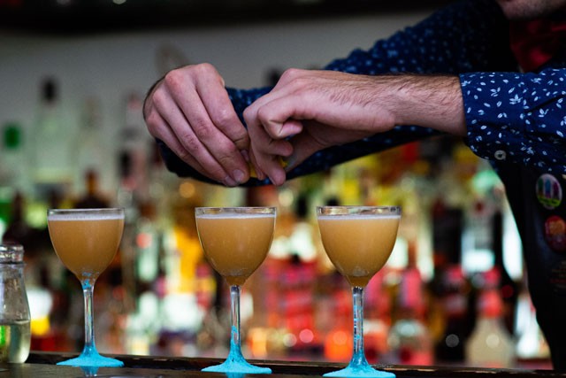 Válassz hazait: Hungarikum-koktél keverésére ösztönzi a hazai vendéglátósokat a Varga Pincészet és a magyar bartenderszakma