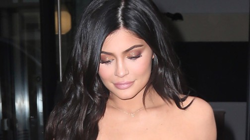 Ha meglátod Kylie Jenner pucérruháját, egyből nyári hangulatod lesz