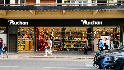 Fantasztikus: magyar tervező tervezte az ünnepi kollekciót az Auchannak