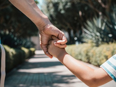 8 kapcsolati minta, amivel akaratlanul is egy életre árthatsz a gyerekednek