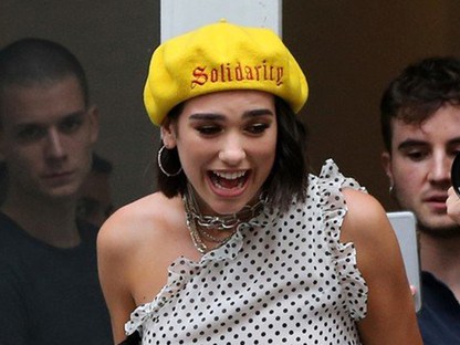 Atyaég! De hát Dua Lipa egyáltalán nem visel bugyit