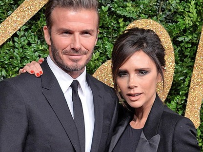 Dobj el mindent: Victoria és David Beckham az utcán romantikázik! 