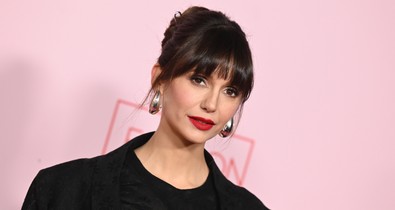 Nina Dobrev komoly operáción esett át, szívszorító fotóit egyenesen a műtőből posztolta