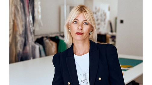 Tóth Bori 2022-es nyári kollekciója újraértelmezi a művészet és a divat kapcsolatát