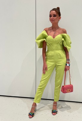 Anfisa Bulgakova, aki a GLAMOUR-ban is adott már arctorna leckéket, a BCEFW 2024 tavaszi-nyári bemutatóin is felbukkant