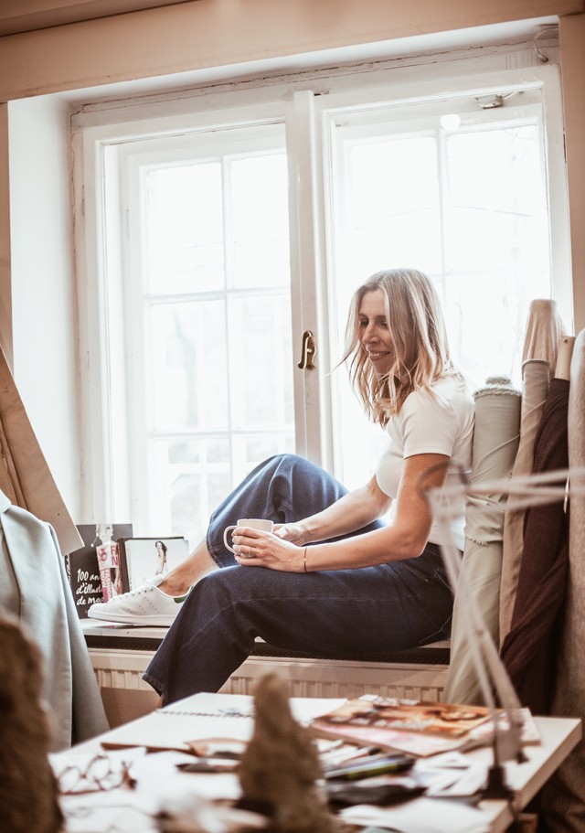 Egy igazán kényelmes szettel kezdi a hetet Cakó Kinga