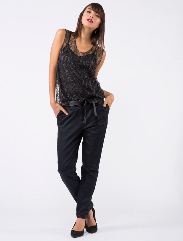 Fantasztikus: magyar tervező tervezte az ünnepi kollekciót az Auchannak