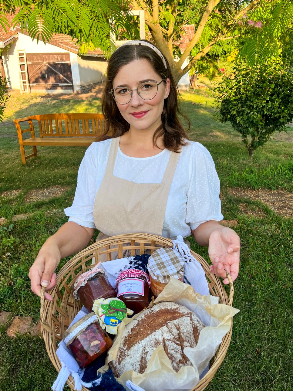 Nóra korábban sosem készített befőttet