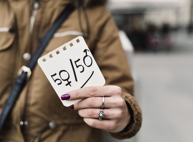 Biztosítani kell az egyenlő bért a nők számára, mondják az EP-képviselők