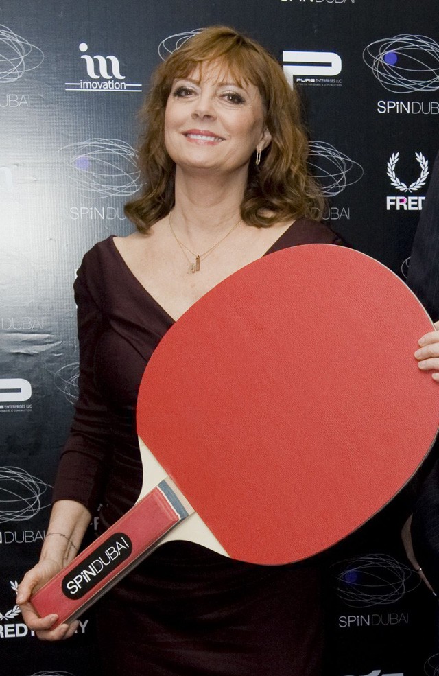 Susan Sarandon hobbija közismert, nála szenvedélyesebb pingpong-játkos nincs a sztárvilág. A színésznő pingpong bárt nyitott New Yorkban, nemzetközi versenyek fővédnöke, de természetesen a játék a szenvedélye, egyénként viccből néhány filmjébe bele is írtak már olyan jelenetet, amiben asztaliteniszezik