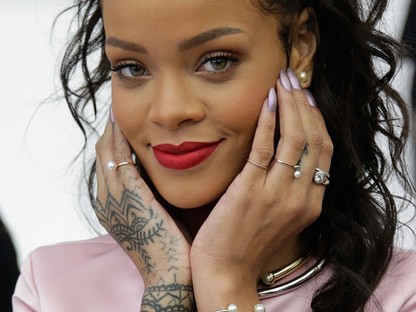 Rihanna szemöldöke minden nő rémálma ezen a címlapfotón