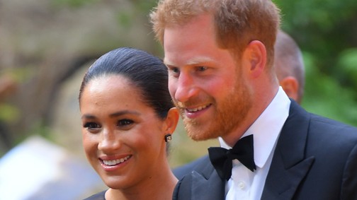 Meghan Markle és Harry herceg elvitték a kis Archie-t az első kocsmatúrájára