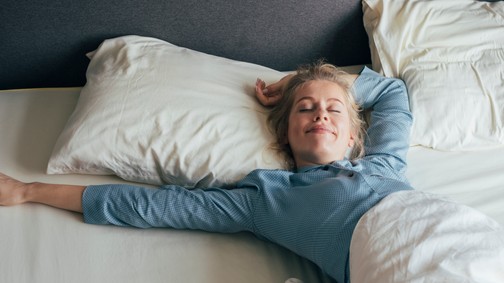 Meztelen, vagy pizsamás alvás? Kiderült, melyik tesz jobbat a mentális egészségnek