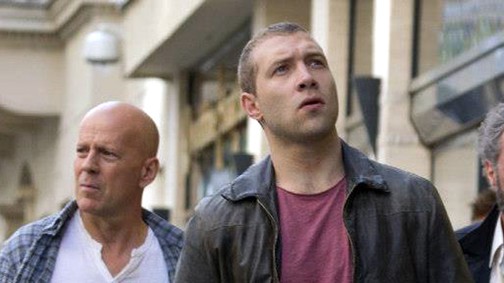 Magyar tervező dzsekijében a Die Hard 5 főszereplője